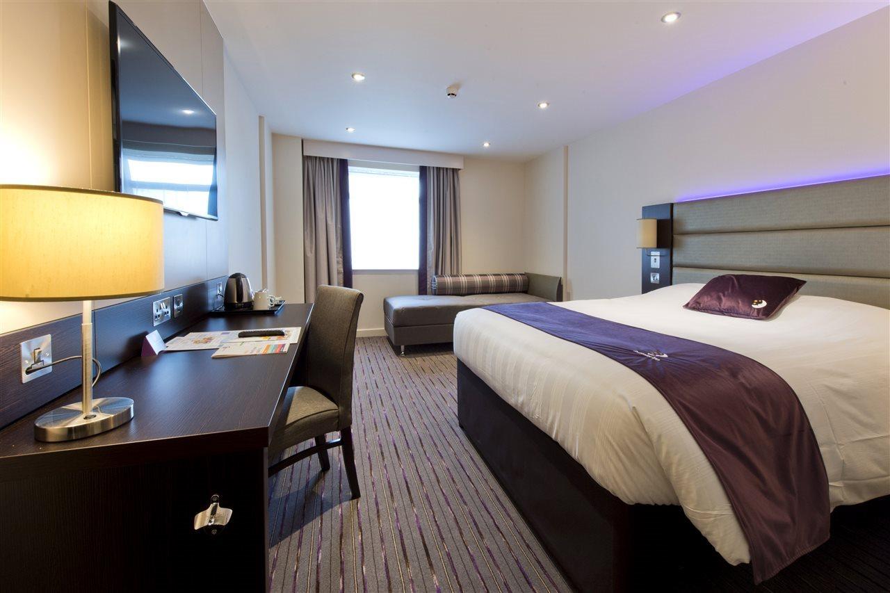 Premier Inn Newbury Town Centre Kültér fotó